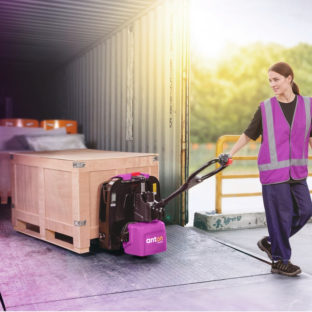 Immagine del prodotto n. 12: AntOn di Jungheinrich transpallet elettrico PTL 1.5, extra largo per pallet speciali, portata 1.500 kg, lunghezza forche 1.150 mm