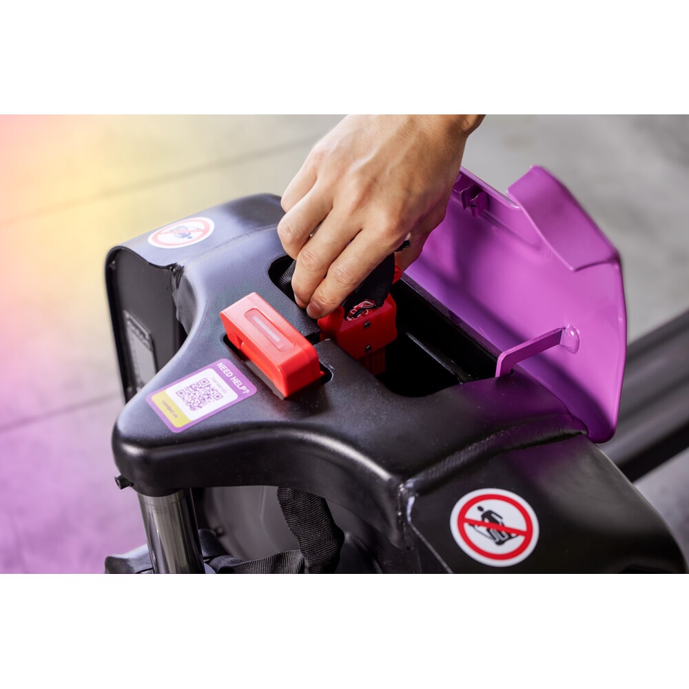 Immagine del prodotto n. 10: AntOn di Jungheinrich transpallet elettrico PTL 1.5 con ruote di supporto, extra largo per pallet speciali, portata 1.500 kg, lunghezza forche 1.150 mm