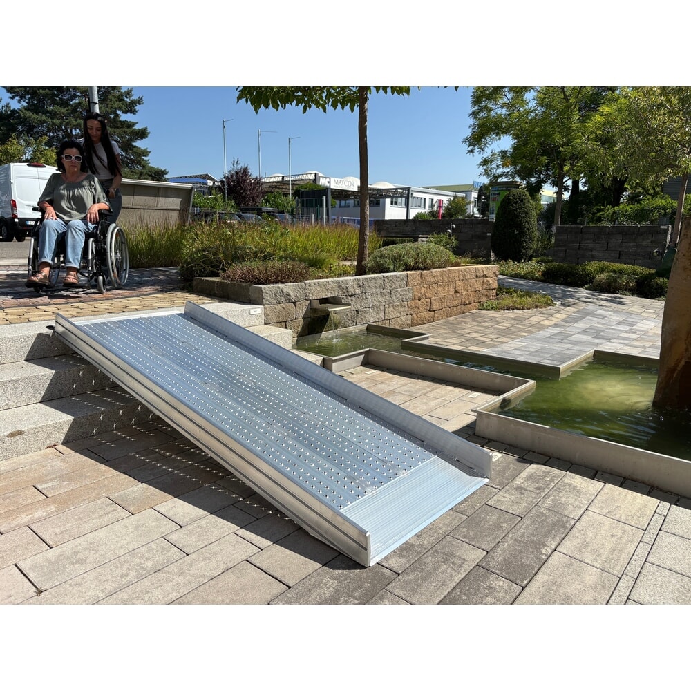 Immagine del prodotto n. 6: Rampa con striscia di appoggio, portata 400 kg, LxL 800 x 1.500 mm