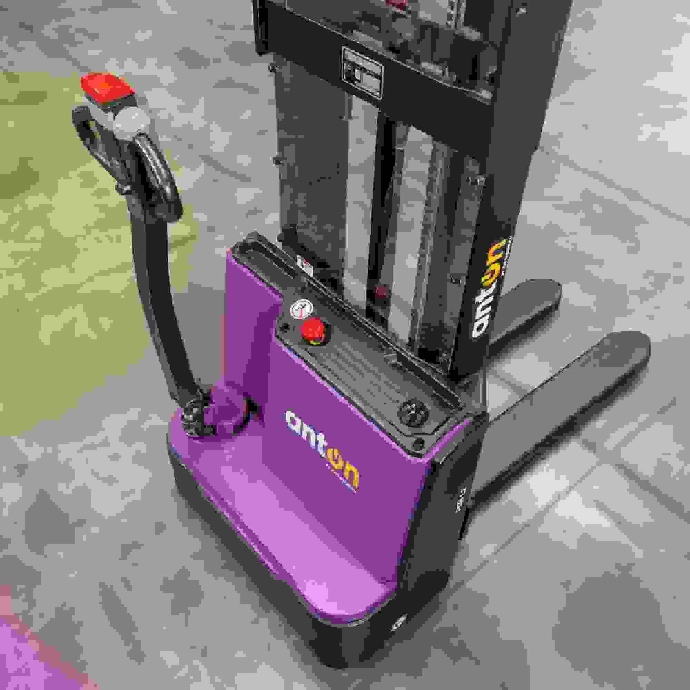 Immagine del prodotto n. 2: AntOn by Jungheinrich stoccatore elettrico PSM 1.2 con doppio montante telescopico, portata 1200 kg, altezza di sollevamento 3622 mm