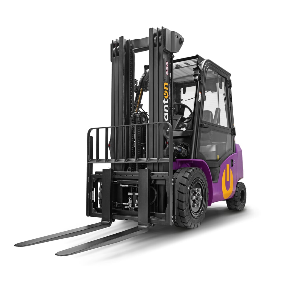 Immagine del prodotto: AntOn by Jungheinrich carrello elevatore elettrico CBH 3.5 con montante telescopico triplo, altezza di sollevamento 4.800 mm, portata 3.500 kg, cabina protettiva contro le intemperie Comfort, incluso il caricabatteria esterno da 80 V, 60 A, CEE, 4 poli