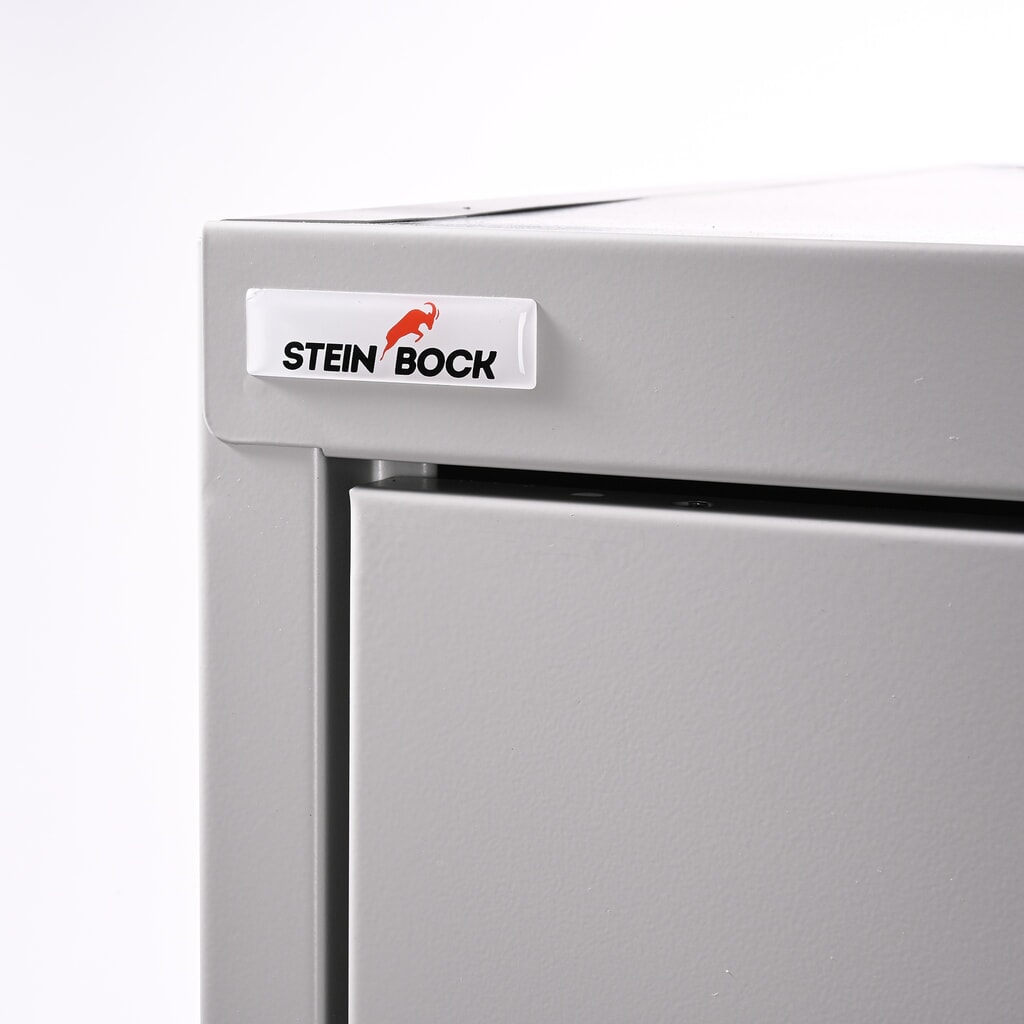 Steinbock® armadietto doppio, 1 scomparto, chiusura a chiavistello, AxLxP 1.800 x 600 x 500 mm, grigio chiaro/grigio chiaro Immagine del prodotto n. 7: Steinbock® armadietto doppio, 1 scomparto, chiusura a chiavistello, AxLxP 1.800 x 600 x 500 mm, grigio chiaro/grigio chiaro