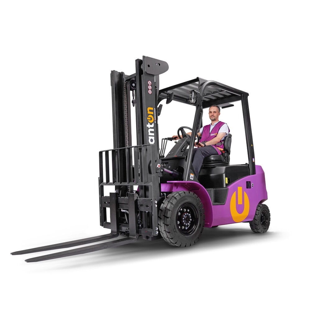 AntOn by Jungheinrich carrello elevatore elettrico CBH 3.0 con doppio montante telescopico, altezza di sollevamento 3.300 mm, portata 3.000 kg, incluso il caricabatteria esterno da 80 V, 60 A, CEE, 4 poli. Immagine del prodotto n. 1: AntOn by Jungheinrich carrello elevatore elettrico CBH 3.0 con doppio montante telescopico, altezza di sollevamento 3.300 mm, portata 3.000 kg, incluso il caricabatteria esterno da 80 V, 60 A, CEE, 4 poli.