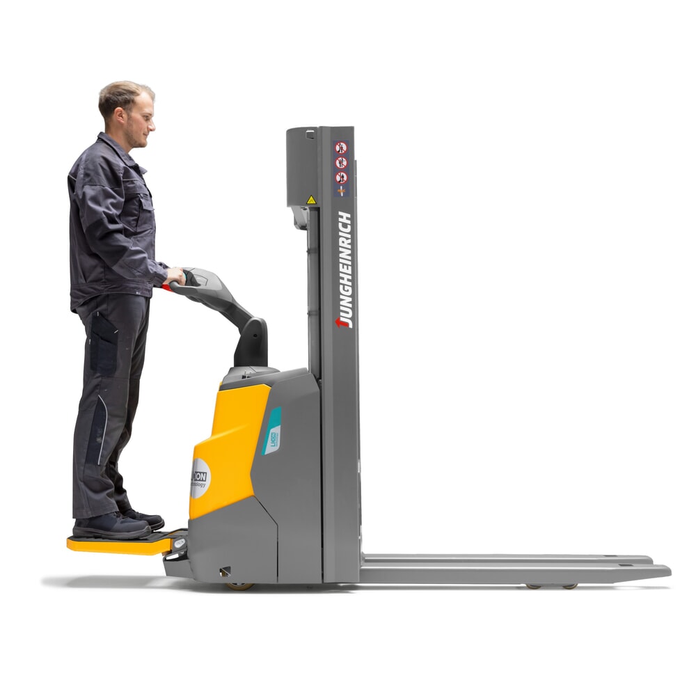 Immagine del prodotto n. 10: Carrello elevatore elettrico Jungheinrich ERC 110i ZZ con piattaforma di stazionamento, montante doppio telescopico, altezza di sollevamento 3.900 mm, portata 1.000 kg, impianto idraulico proporzionale
