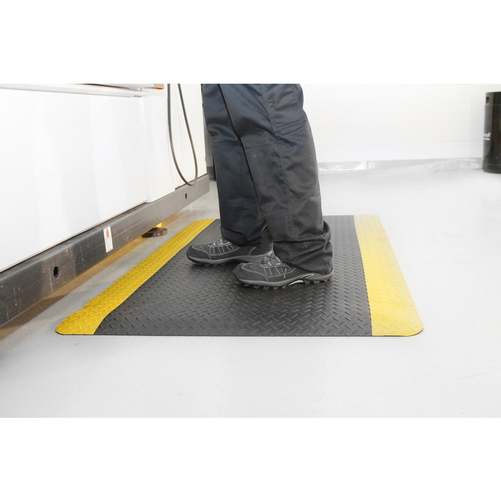 Immagine del prodotto: Tappetino defaticante COBA Deckplate ReGen70, 2 strati, nero/giallo, L x P 900 x metro/pezzo