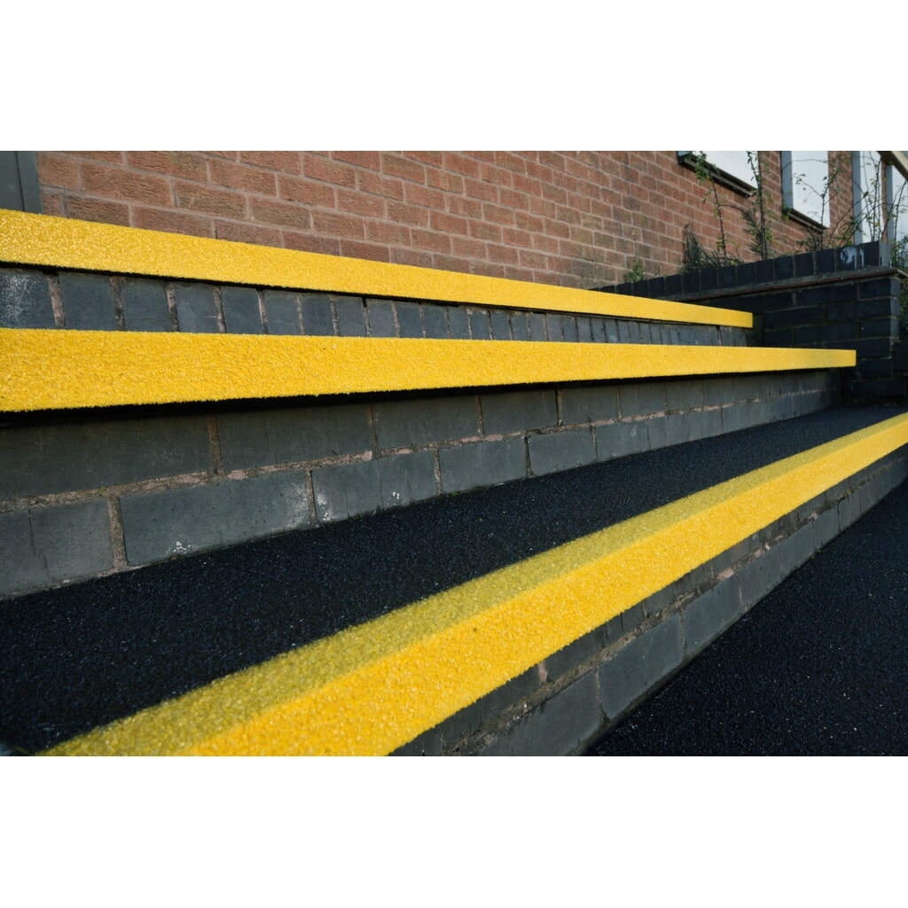 Immagine del prodotto n. 3: COBA Profilo anti-scivolo per gradini COBAGRiP® Stair Tread, HxLxP 5,5 x 750 x 345 mm, nero/giallo