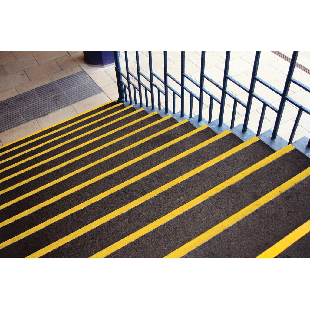 Immagine del prodotto n. 4: COBA Profilo anti-scivolo per gradini COBAGRiP® Stair Tread, HxLxP 5,5 x 750 x 345 mm, nero/giallo