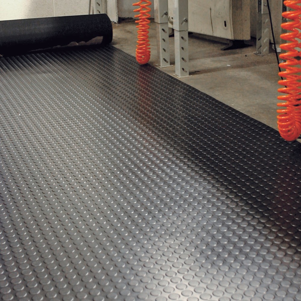 Immagine del prodotto: COBA Tappetino antiscivolo, in gomma nitrilica, con applicazioni in rilievo, metro lineare x 1.200 mm, altezza 3 mm, nero