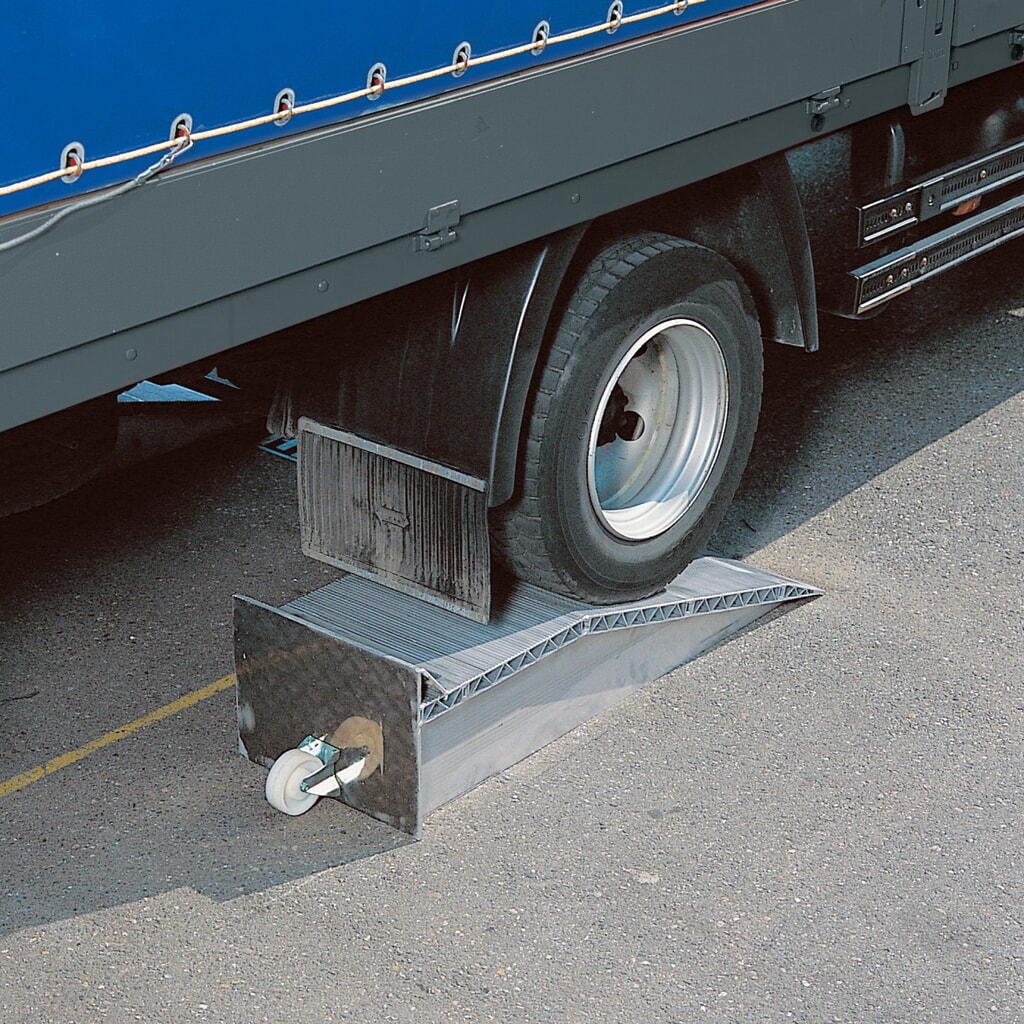 Immagine del prodotto n. 1: Cunei d’ingresso in alluminio, portata 12.000 kg/cad., HxLxL 145 x 500 x 1.440 mm