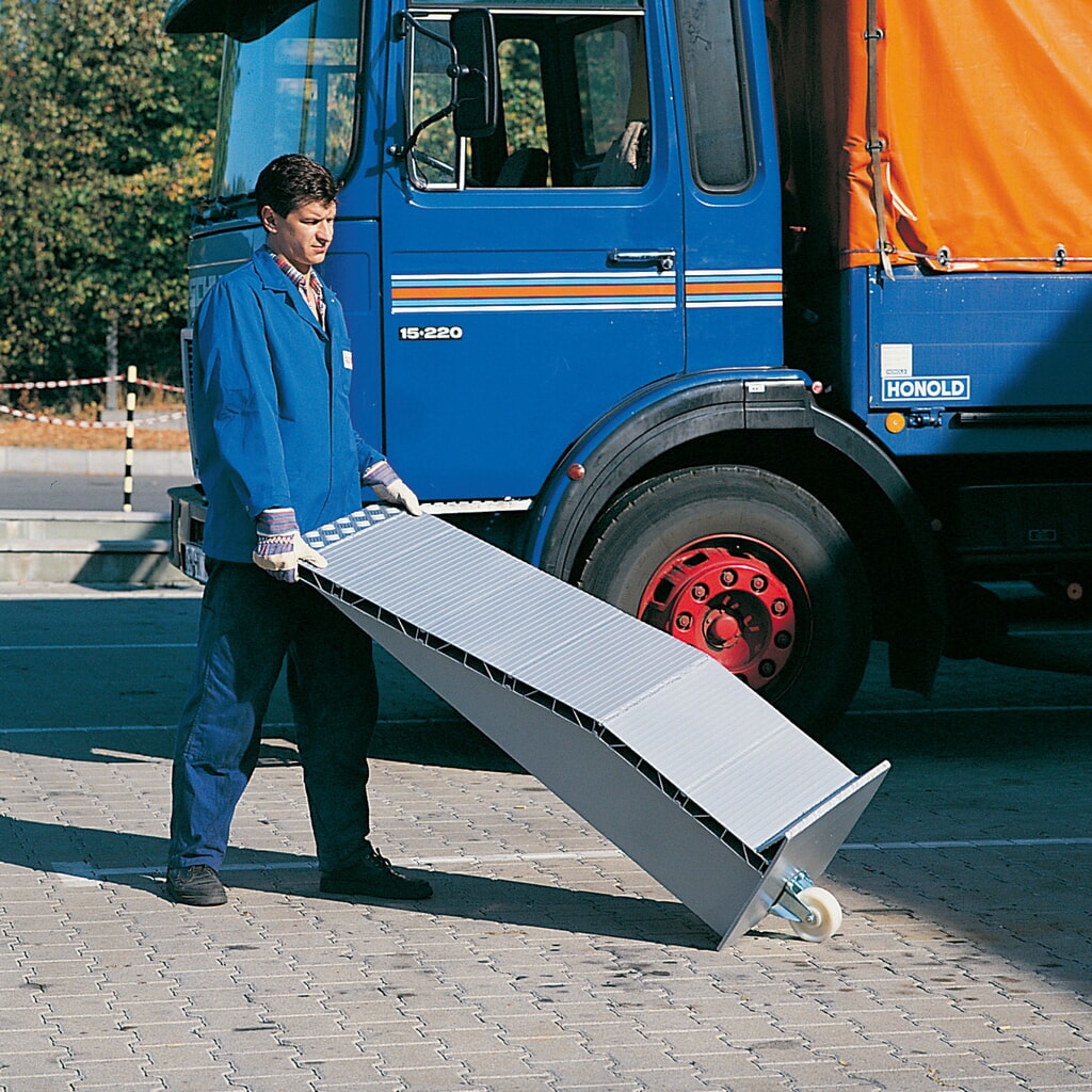 Immagine del prodotto n. 2: Cunei d’ingresso in alluminio, portata 12.000 kg/cad., HxLxL 145 x 500 x 1.440 mm