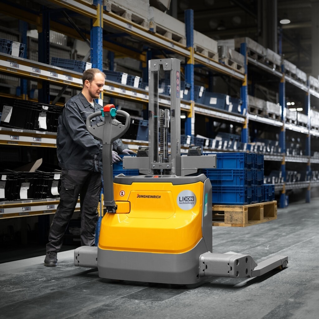 Immagine del prodotto n. 7: Jungheinrich stoccatore elettrico EJC 110bi E, montante singolo, altezza di sollevamento 1.230 mm, portata 1.000 kg, idraulico proporzionale, distanza tra le razze di 891 mm
