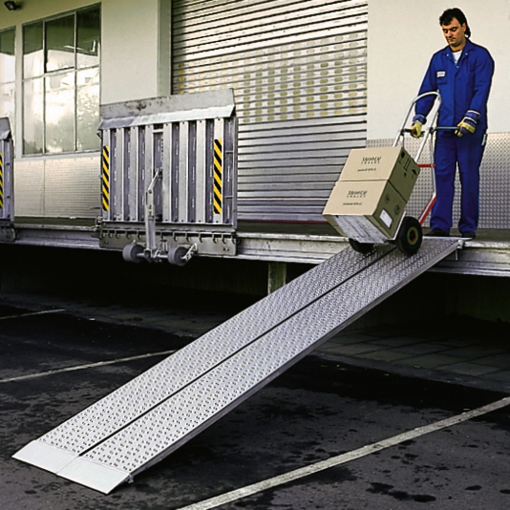 Immagine del prodotto n. 4: Guida di carico in alluminio, anti-scivolo, portata 200 kg/pz, LxL 200 x 2.500 mm