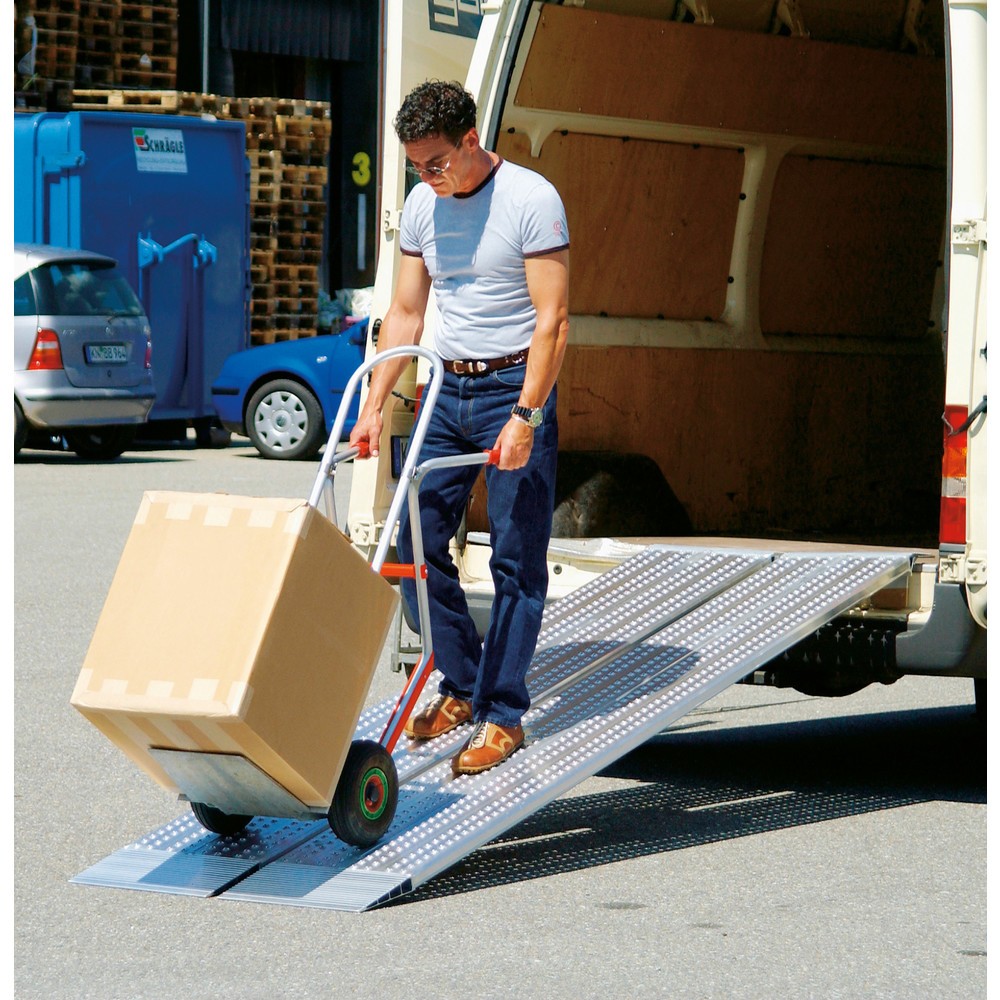 Immagine del prodotto n. 1: Guida di carico in alluminio, anti-scivolo, portata 200 kg/pz, LxL 200 x 2.500 mm