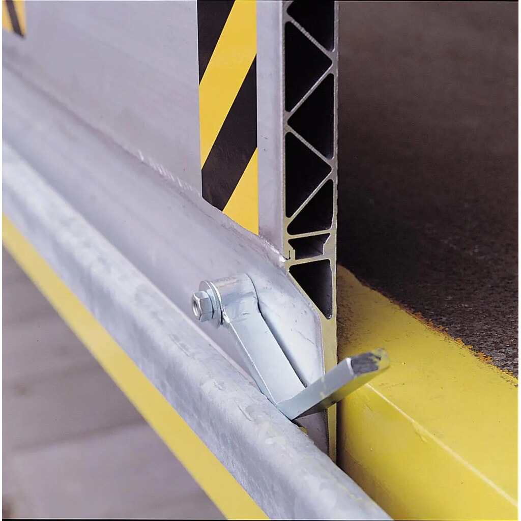 Guida per ponti basculanti con dispositivo di sicurezza anti-caduta manuale, lunghezza 2.500 mm Immagine del prodotto n. 2: Guida per ponti basculanti con dispositivo di sicurezza anti-caduta manuale, lunghezza 2.500 mm