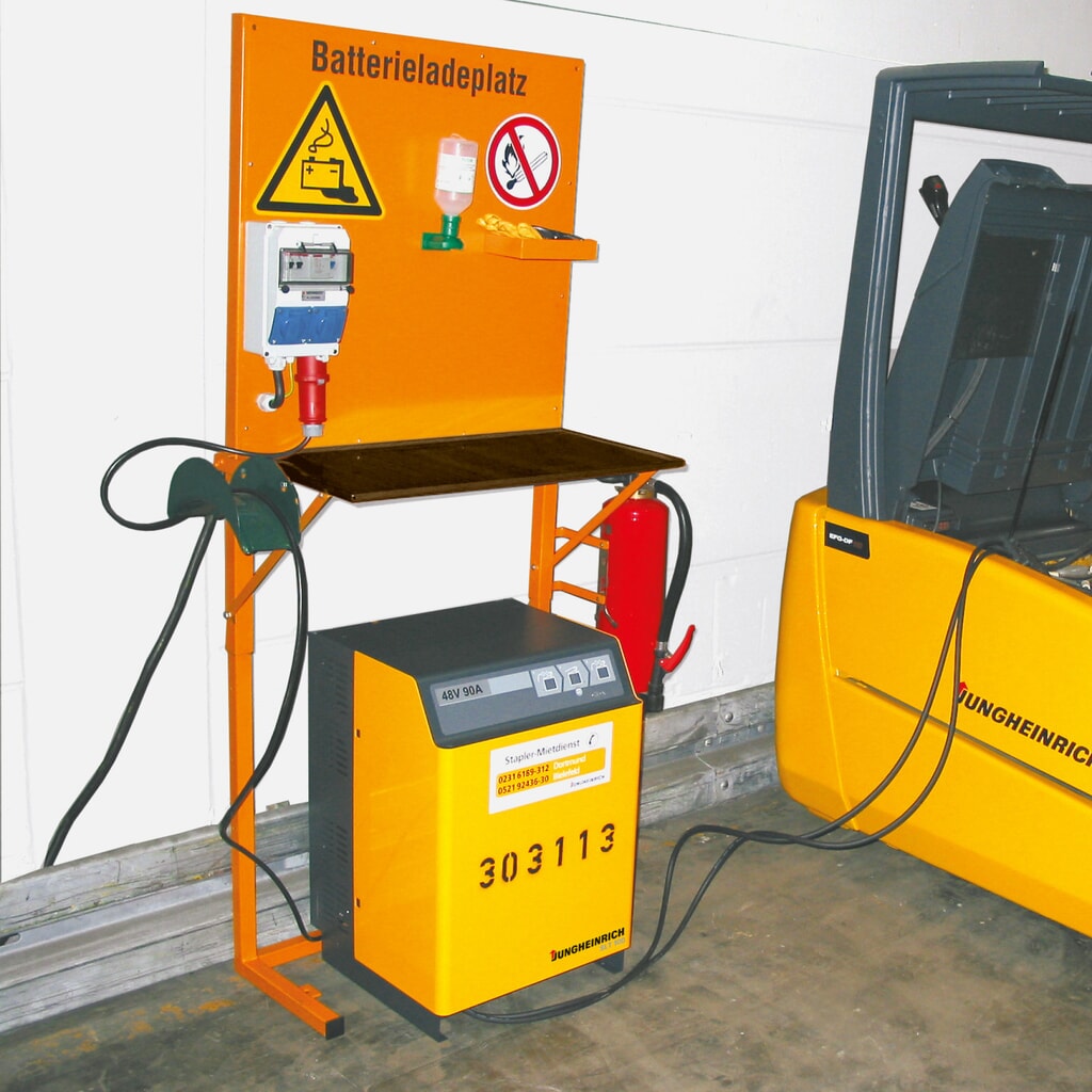 Supporto per serbatoio acqua nella postazione di ricarica batteria Immagine del prodotto: Supporto per serbatoio acqua nella postazione di ricarica batteria