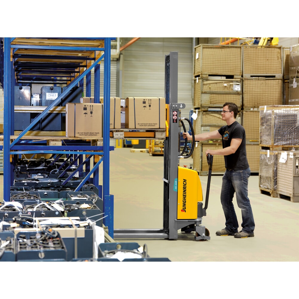Immagine del prodotto n. 3: Carrello elevatore elettrico Jungheinrich HC 110, semielettrico, montante doppio telescopico, altezza di sollevamento 2.500 mm, portata 1.000 kg