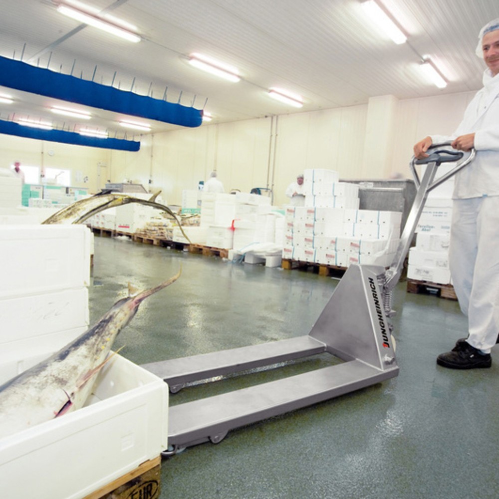 Immagine del prodotto n. 5: Transpallet manuale in acciaio inox Jungheinrich AM I20, portata 2.000 kg, lunghezza forche 810 mm, poliuretano, rulli tandem