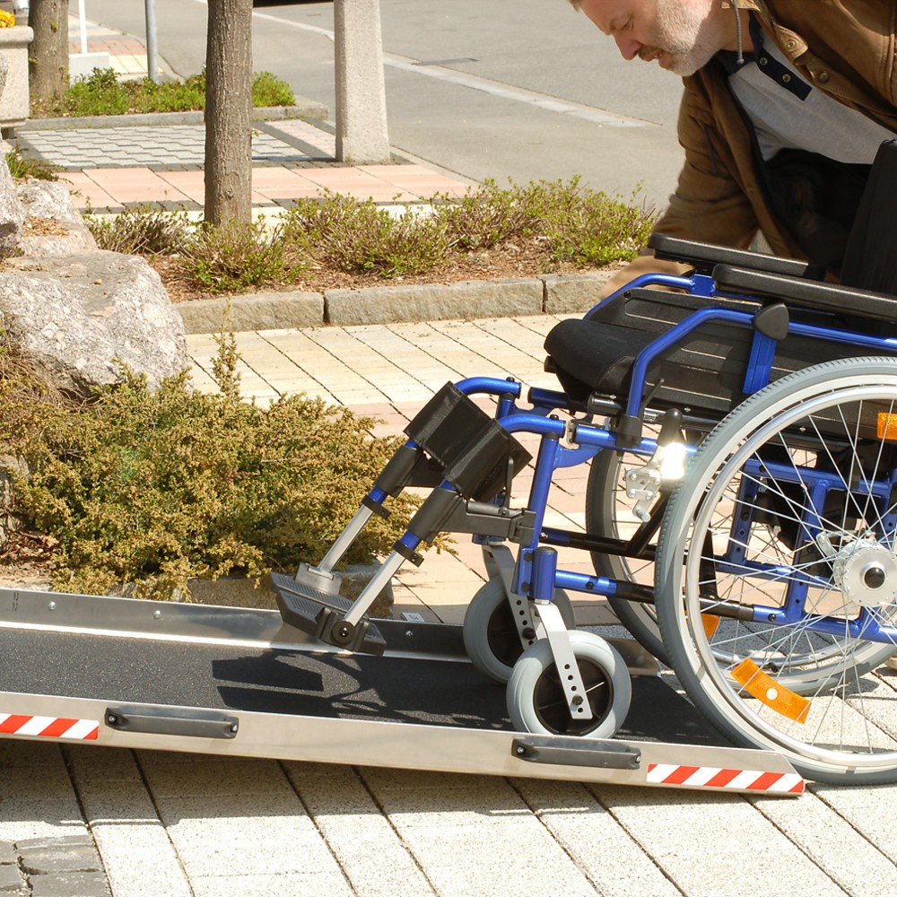 Immagine del prodotto n. 3: Pedana mandorlata, regolabile in altezza, portata 300 kg, altezza soglia 30-80 mm