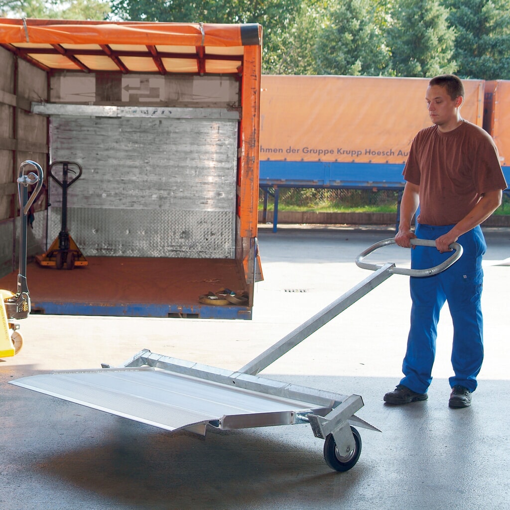 Altec ponte di carico HF, rampa mobile per angolo di approccio ridotto, portata 4.000 kg, LxL 1.250 x 1.235 mm Immagine del prodotto n. 2: Altec ponte di carico HF, rampa mobile per angolo di approccio ridotto, portata 4.000 kg, LxL 1.250 x 1.235 mm