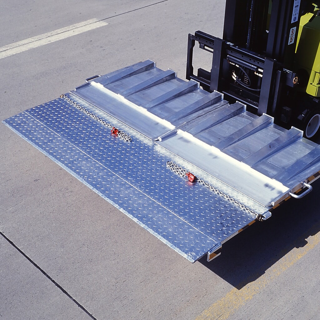Immagine del prodotto n. 3: Rampa di carico per contenitore, pieghevole, portata 7.300 kg, LxL 2.000 x 2.070 mm