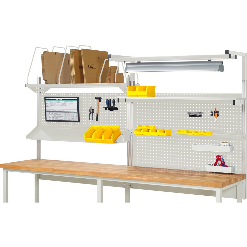 Immagine del prodotto: Struttura banco da lavoro RAU, AxLxP 1.380 x 3.000 x 3.000 mm, con 1 ripiano, 1 guida di supporto, 1 piano di appoggio in metallo inclinabile, 1 supporto per schermo piatto e 1 luce, set completo 06 per larghezza prodotto 3.000 mm