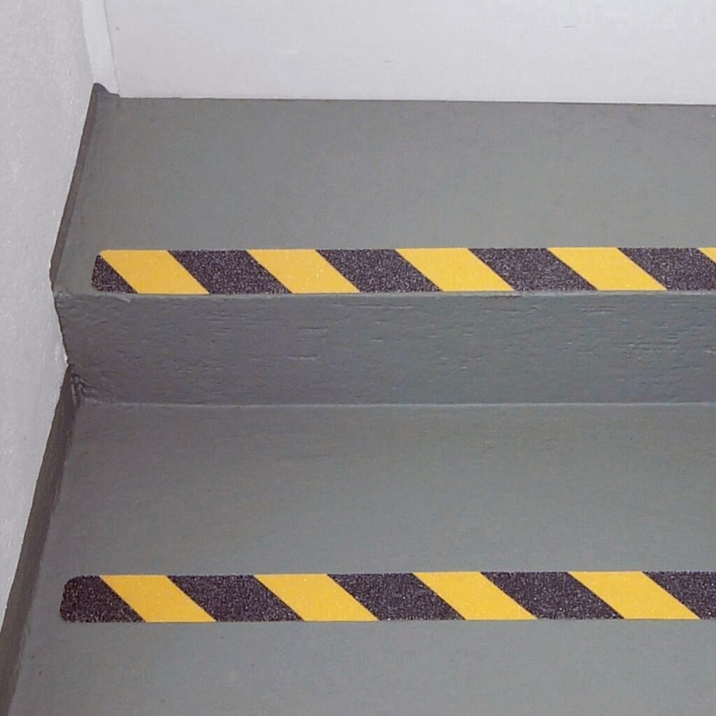 Immagine del prodotto n. 2: Rivestimento antiscivolo m2™, marcatura di avvertimento, rotolo, larghezza 150 mm, giallo-nero