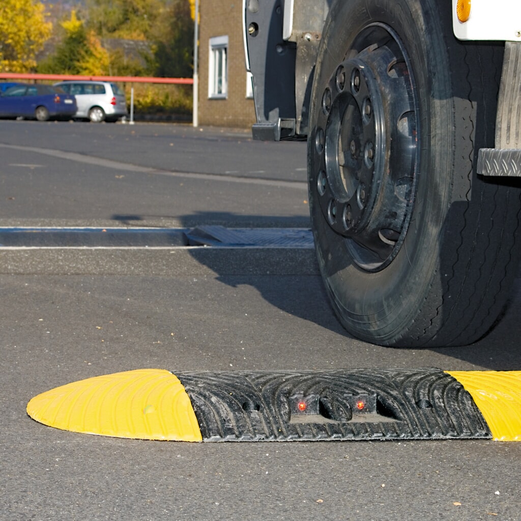 Immagine del prodotto n. 2: Soglia per corsie Recycling, < 10 km/h, elemento di collegamento con perno, giallo