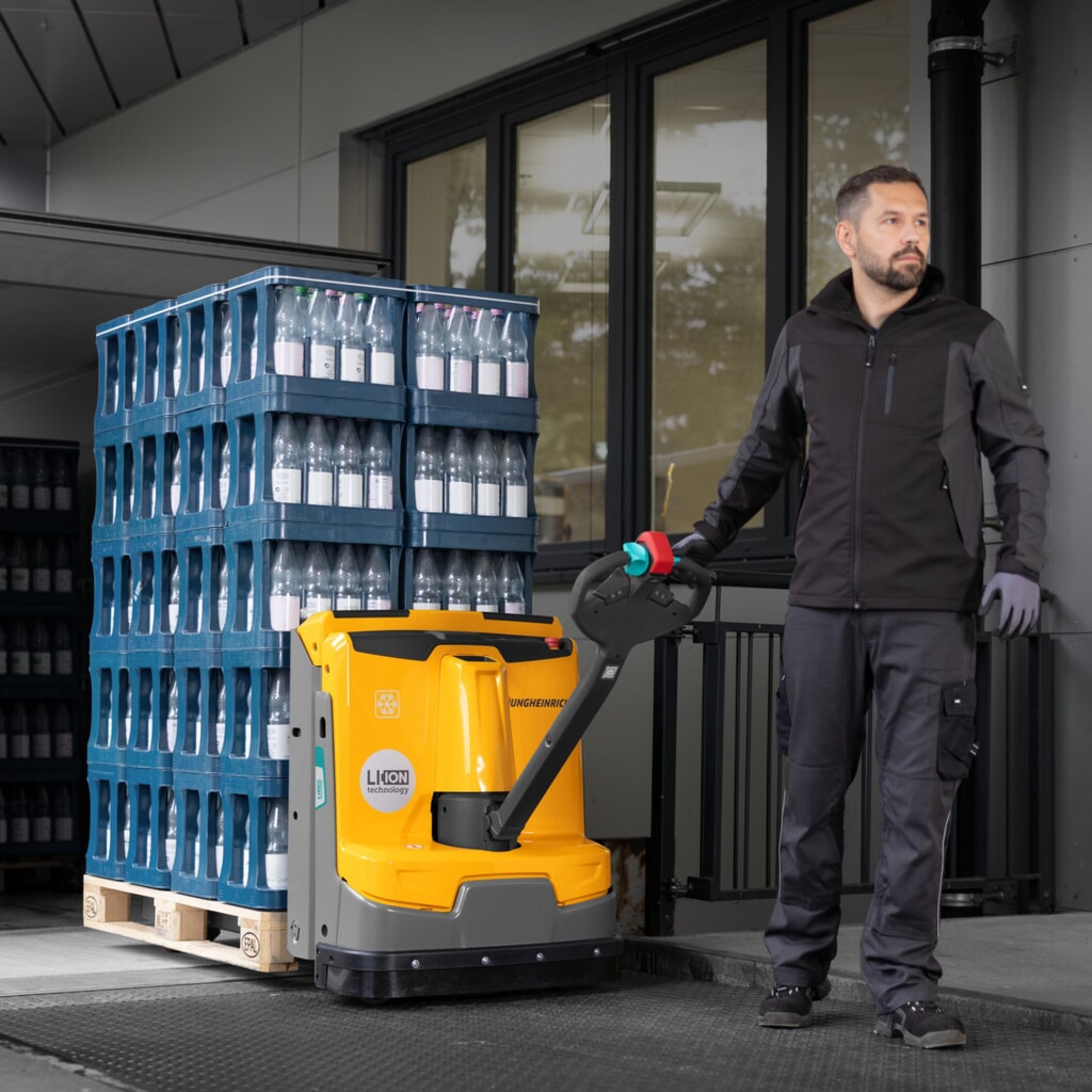 Transpallet elettrico Jungheinrich EJE 116i, portata 1.600 kg, lunghezza forche 1.150 mm Immagine del prodotto n. 6: Transpallet elettrico Jungheinrich EJE 116i, portata 1.600 kg, lunghezza forche 1.150 mm