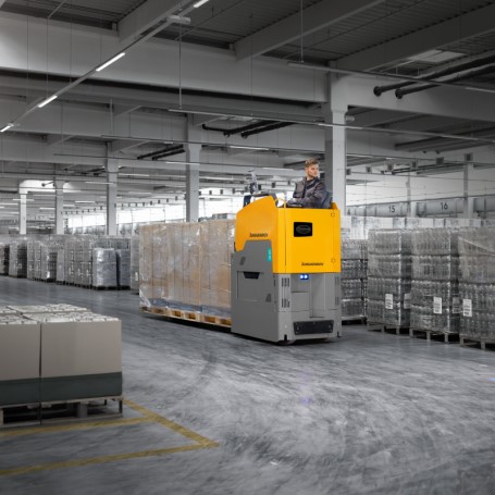 Transpallet elettrico con sedile laterale Jungheinrich ESE