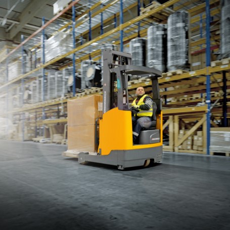Carrello elevatore retrattile Jungheinrich ETV